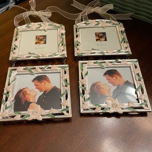 🩷 Carrs Pink & Green Photo Frame 3 1/2 By 3 1/2 Metal Frame Floral Design🩷 - Picture 1 of 9